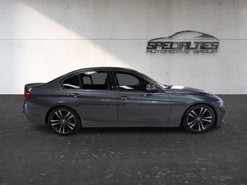 Used 2018 BMW 330i Sedan w/ Convenience Package RWD image 11