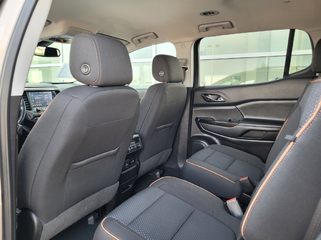 Used 2022 GMC Acadia AT4 AWD/4WD image 16
