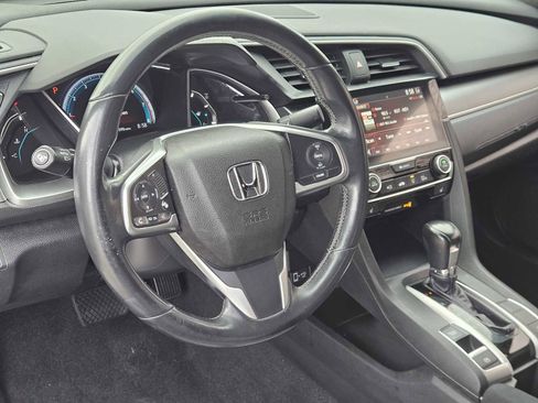 Used 2018 Honda Civic EX-T image 2