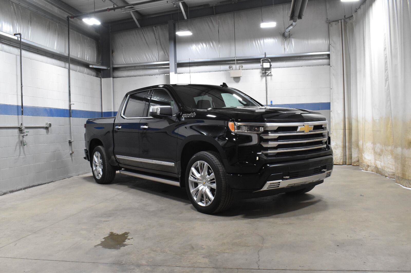 Used 2026 Chevrolet Silverado 1500 High Country w/ Technology Package AWD/4WD image 26