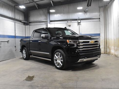Used 2026 Chevrolet Silverado 1500 High Country w/ Technology Package AWD/4WD image 26