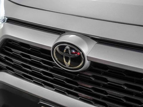 Certified 2024 Toyota RAV4 XLE FWD image 9