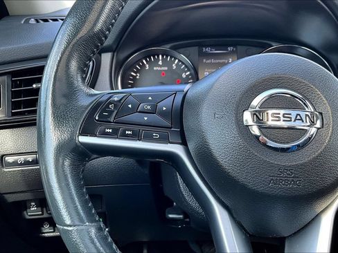 Used 2017 Nissan Rogue SL w/ SL Premium Package FWD image 10
