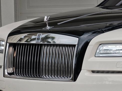 Used 2014 Rolls-Royce Wraith RWD image 4
