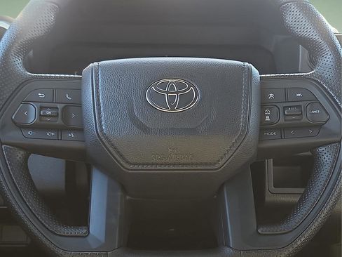 Used 2026 Toyota Tacoma SR5 AWD/4WD image 17