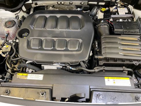 Used 2026 Volkswagen Tiguan SE AWD/4WD image 10