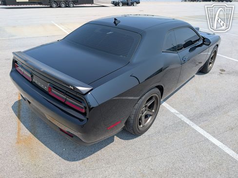 Used 2016 Dodge Challenger R/T Scat Pack w/ Leather Interior Group image 14