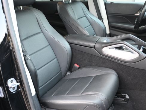 Used 2024 Mercedes-Benz GLE 350 4MATIC w/ AMG Line Exterior image 35