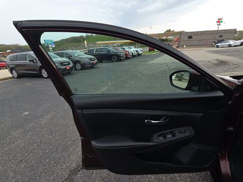 Used 2024 Nissan Sentra SV image 12