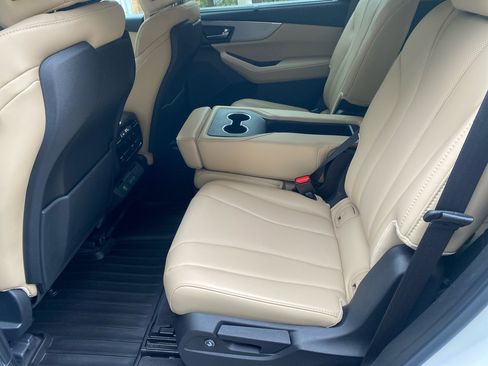 Used 2024 Acura MDX SH-AWD w/ Technology Package image 10