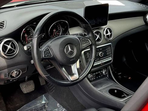 Used 2019 Mercedes-Benz GLA 250 4MATIC image 17