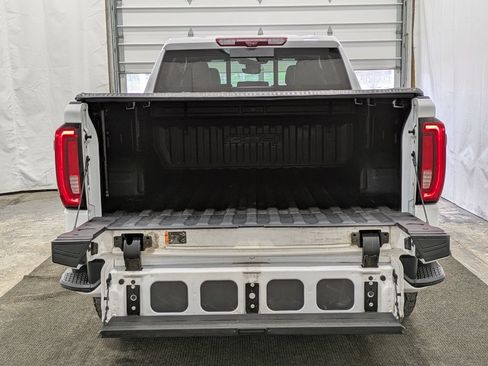 Used 2024 GMC Sierra 1500 AT4 w/ Technology Package AWD/4WD image 21