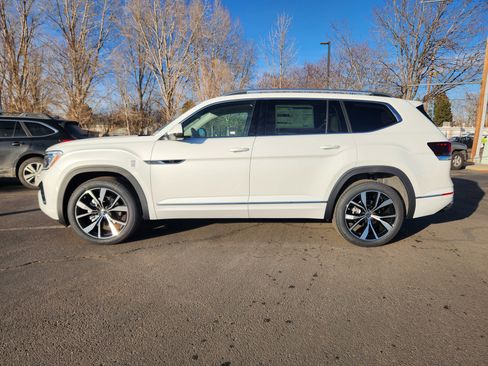 New 2026 Volkswagen Atlas SEL Premium R-Line AWD/4WD image 2