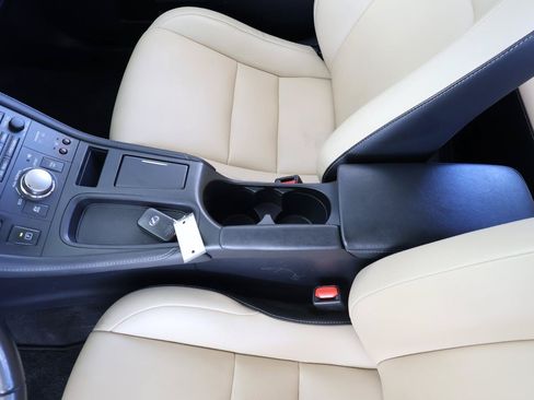 Used 2016 Lexus CT 200h w/ Seat Comfort Package FWD image 40