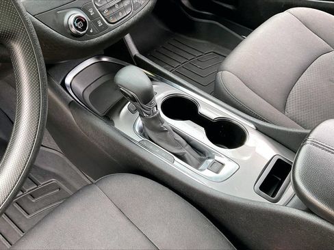 Used 2024 Chevrolet Malibu LT FWD image 30