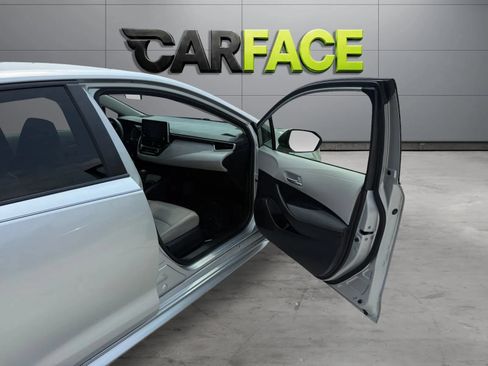 Used 2020 Toyota Corolla LE FWD image 21