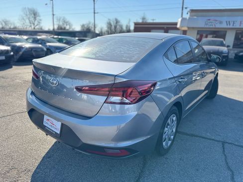 Used 2019 Hyundai Elantra SE image 3