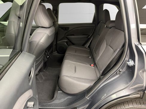 Used 2025 Subaru Forester Premium AWD/4WD image 13