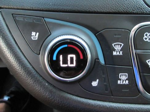 Used 2016 Chevrolet Malibu Premier w/ Driver Confidence Package FWD image 31