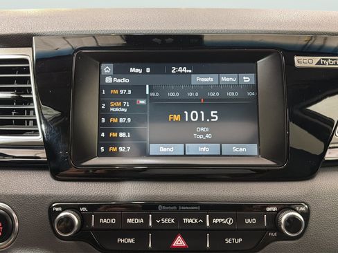 Used 2017 Kia Niro EX FWD image 24