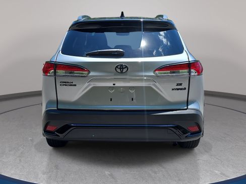 Used 2024 Toyota Corolla Cross AWD Hybrid w/ Moonroof Package image 6