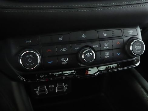 Used 2022 Dodge Durango GT w/ Blacktop Package AWD/4WD image 15
