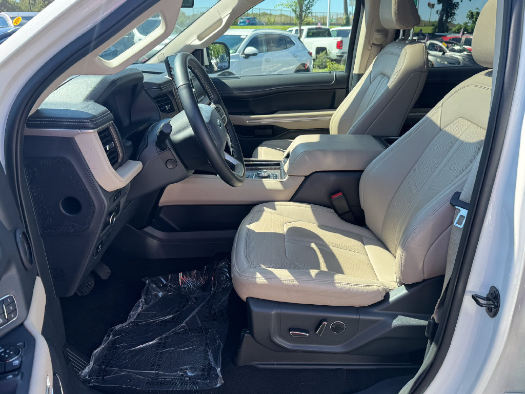 Used 2024 Ford Expedition Limited AWD/4WD image 26