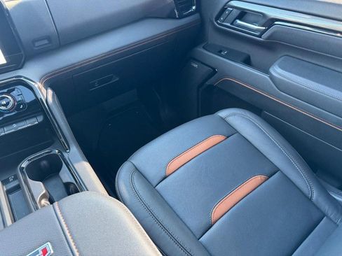 Used 2025 GMC Sierra 2500 AT4 w/ AT4 Premium Plus Package image 15