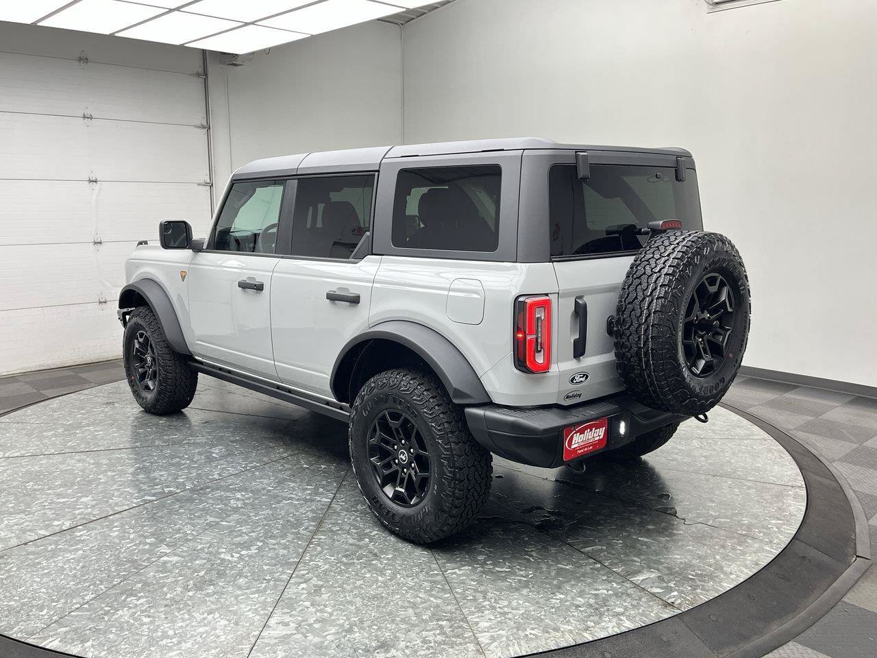 Used 2026 Ford Bronco Badlands AWD/4WD image 2