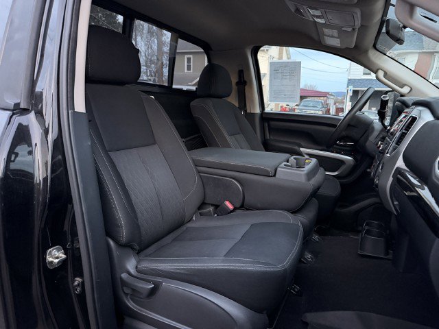 Used 2017 Nissan Titan SV AWD/4WD image 15