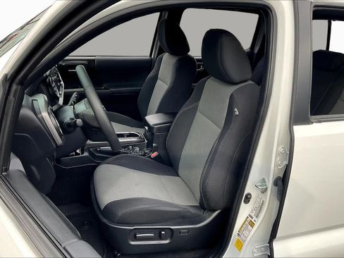 Used 2022 Toyota Tacoma TRD Sport image 7