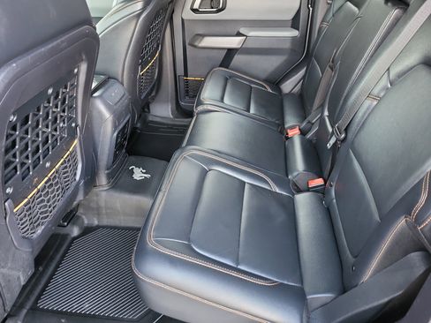 Used 2023 Ford Bronco Badlands image 23