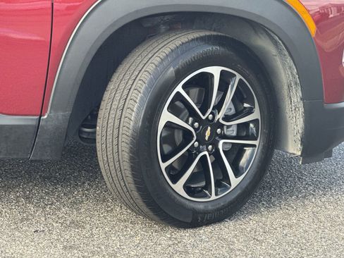 Used 2024 Chevrolet TrailBlazer LT w/ Convenience Package image 12