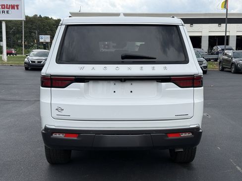 Used 2022 Jeep Wagoneer Series III w/ Flexible Seating Group AWD/4WD image 7