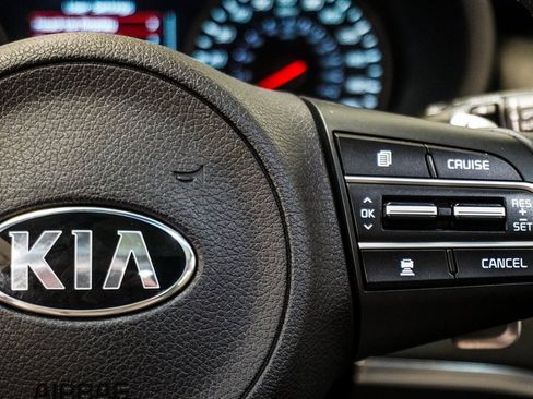 Used 2019 Kia Stinger GT2 image 18