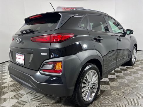 Used 2021 Hyundai Kona SEL image 3
