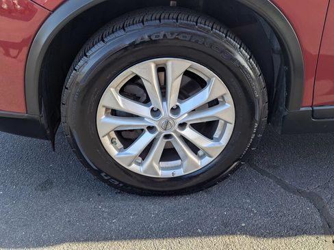 Used 2015 Nissan Rogue SV w/ SV Premium Package FWD image 28