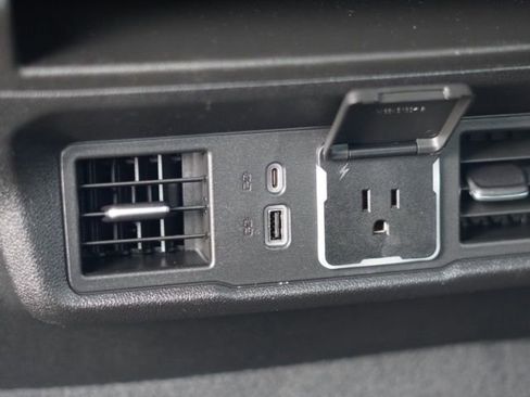 Used 2022 Chevrolet Silverado 1500 RST image 33