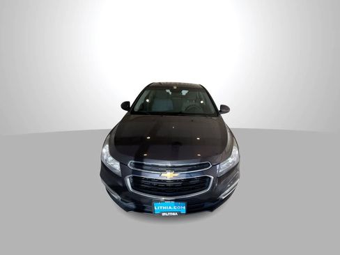 Used 2016 Chevrolet Cruze LT w/ Technology Package FWD image 3