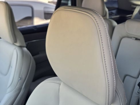 New 2026 Volvo XC90 B6 Ultra w/ Protection Package image 18