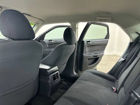 Used 2008 Chrysler 300 LX RWD image 27