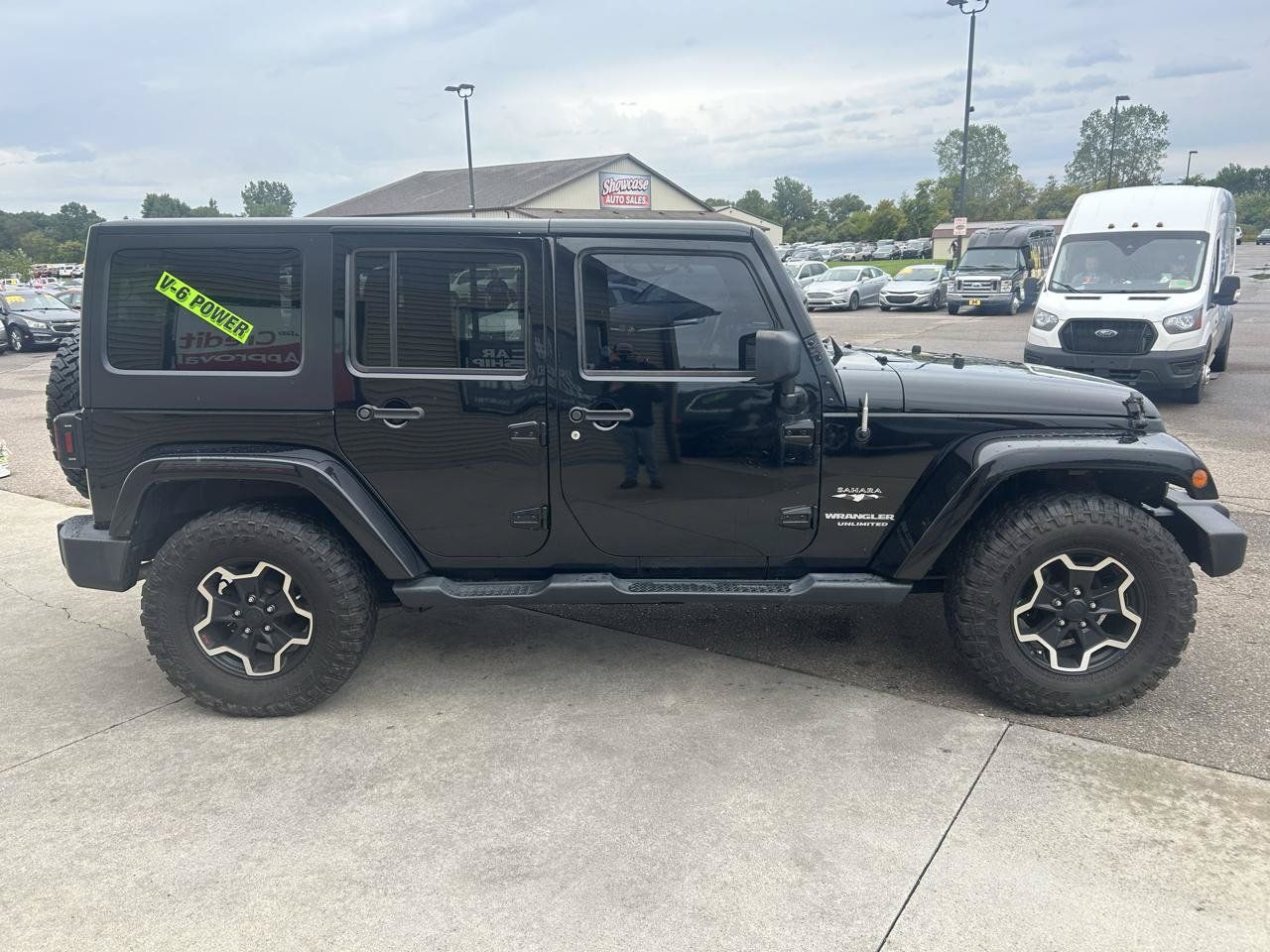 Used 2016 Jeep Wrangler Unlimited Sahara w/ Connectivity Group AWD/4WD image 4