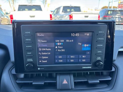 Used 2022 Toyota RAV4 XLE image 17