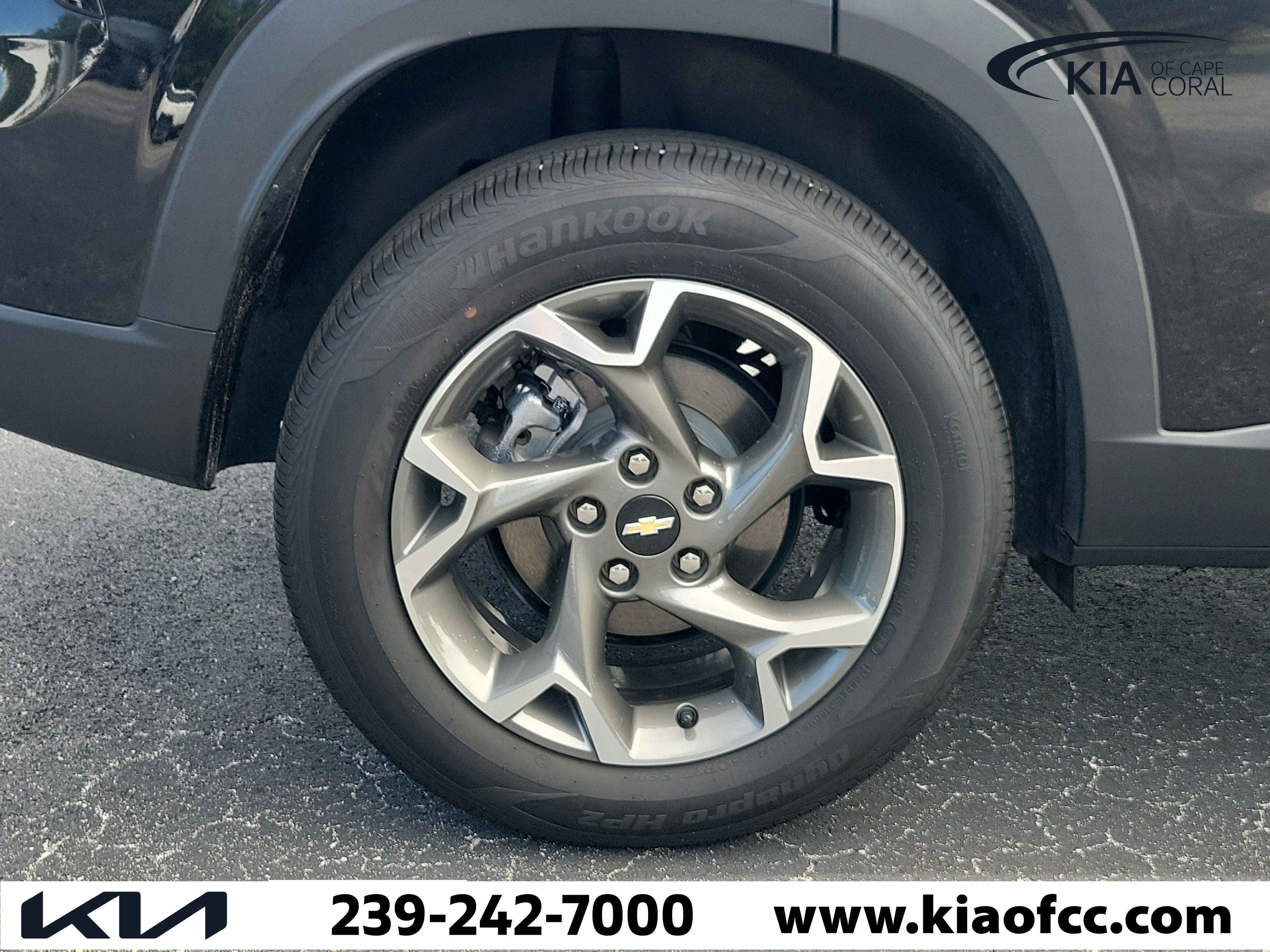 Used 2025 Chevrolet Trax LT w/ Driver Confidence Package FWD image 9