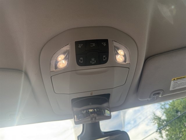 Used 2024 Chrysler Pacifica Touring-L FWD image 19