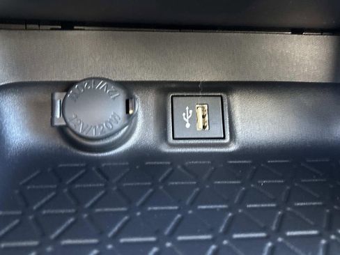 New 2025 Toyota RAV4 XLE image 39