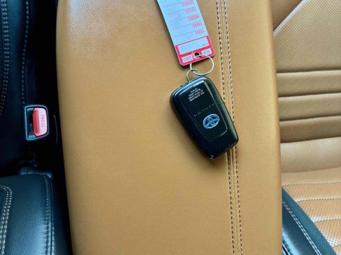 Used 2021 Toyota Avalon XSE w/ Carpet Mat Package (TMS) FWD image 69