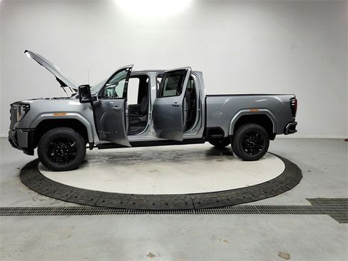 New 2026 GMC Sierra 2500 AT4 w/ AT4 Premium Plus Package image 12