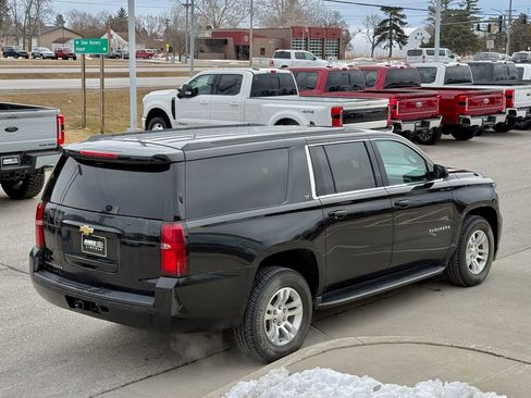 Used 2020 Chevrolet Suburban LT image 6