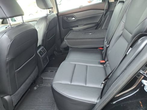 Used 2022 Nissan Rogue SV w/ SV Premium Package AWD/4WD image 12